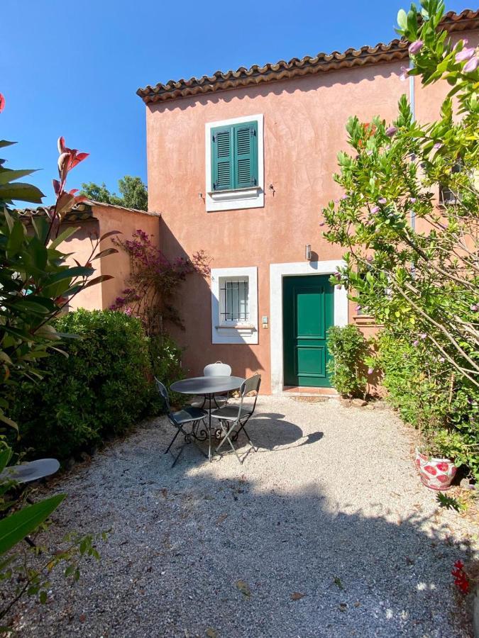 Villa Vue Mer Donnant Sur Le Golfe De St Tropez, 2 Chambres, 6 Pers, Piscine Commune Saint-Tropez Eksteriør bilde